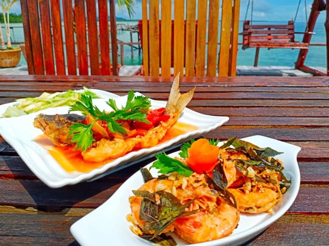 Parapat Water Village Resort Semporna Exteriér fotografie