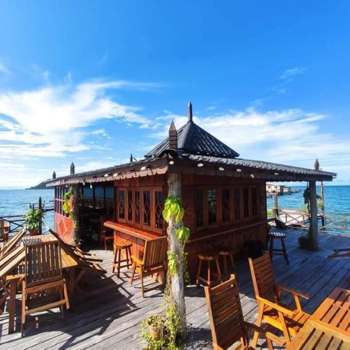 Parapat Water Village Resort Semporna Exteriér fotografie