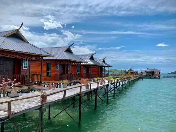 Parapat Water Village Resort Semporna Exteriér fotografie